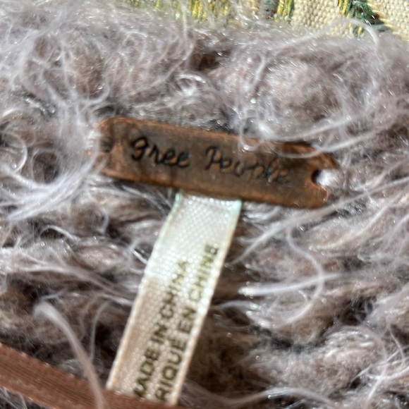 Free People Cozy Gray and Pink Women's Sweater Fuzzy Soft Oversize S - Picture 11 of 11